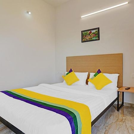 Itsy Hotels Flowers Park Nashik Eksteriør billede