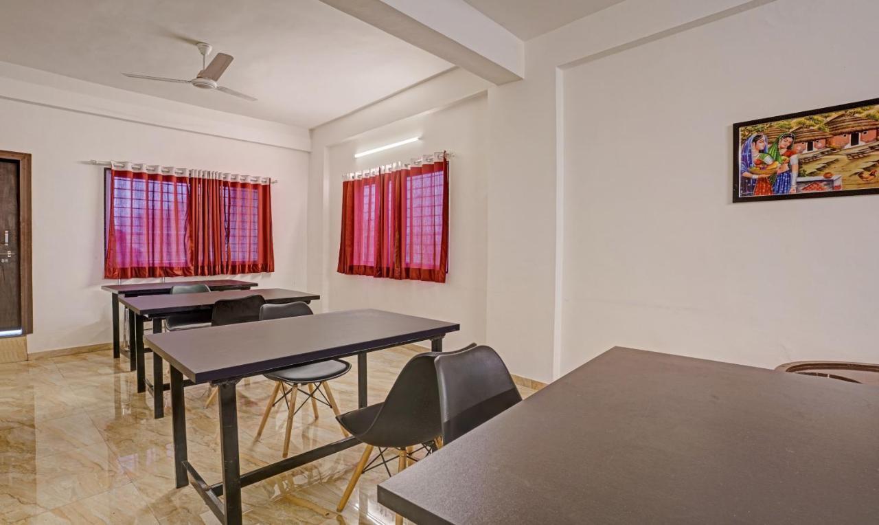 Itsy Hotels Flowers Park Nashik Eksteriør billede